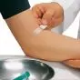 Cerotto ipoallergenico pretagliato Hartmann DermaPlast Sensitive Injection