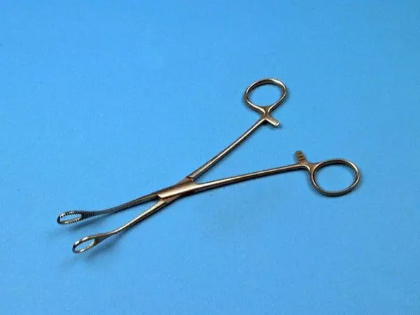 Pinza per medicazione, curva, 18 cm - Holtex