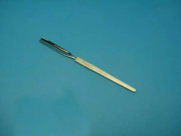 Pinza sgorbia tagliante, per pedicure, 8 mm x 14 cm - Holtex